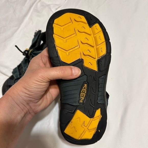 Kids boys girls youth Keen sandals size 3 shoes green yellow black navy blue - Picture 6 of 10